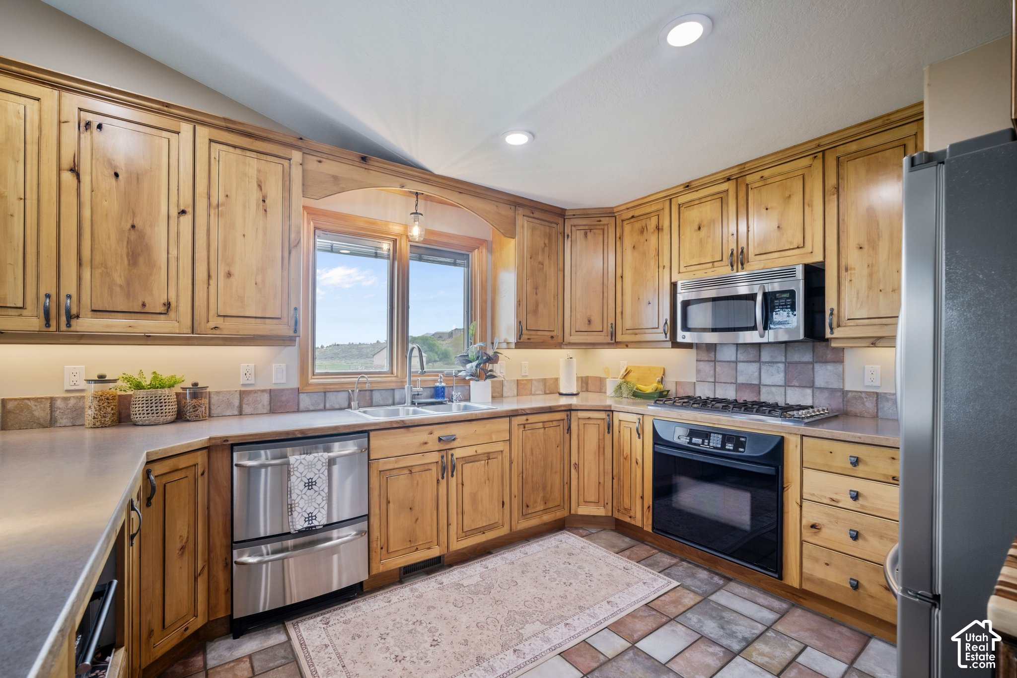 main property photo 12