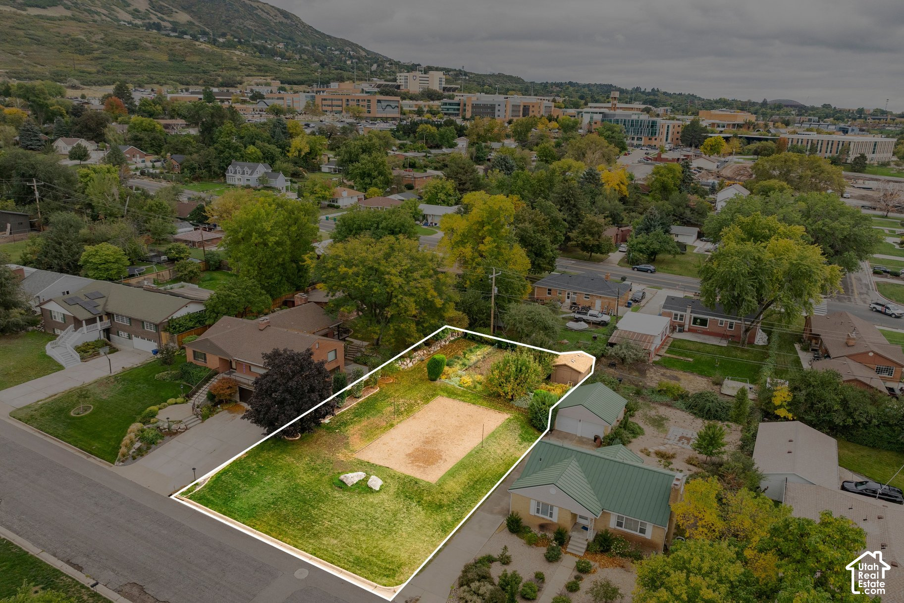 main property photo 23