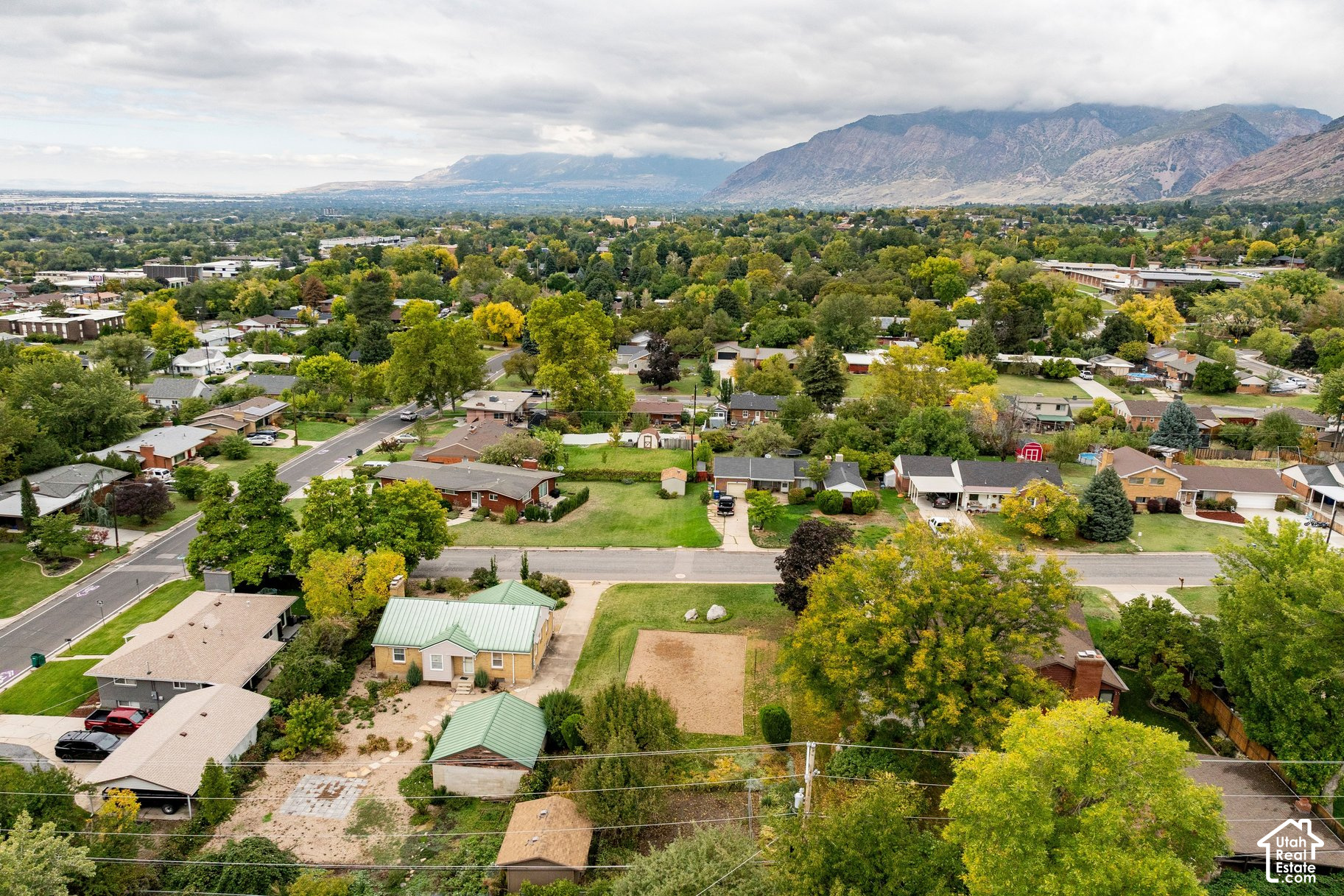 main property photo 28