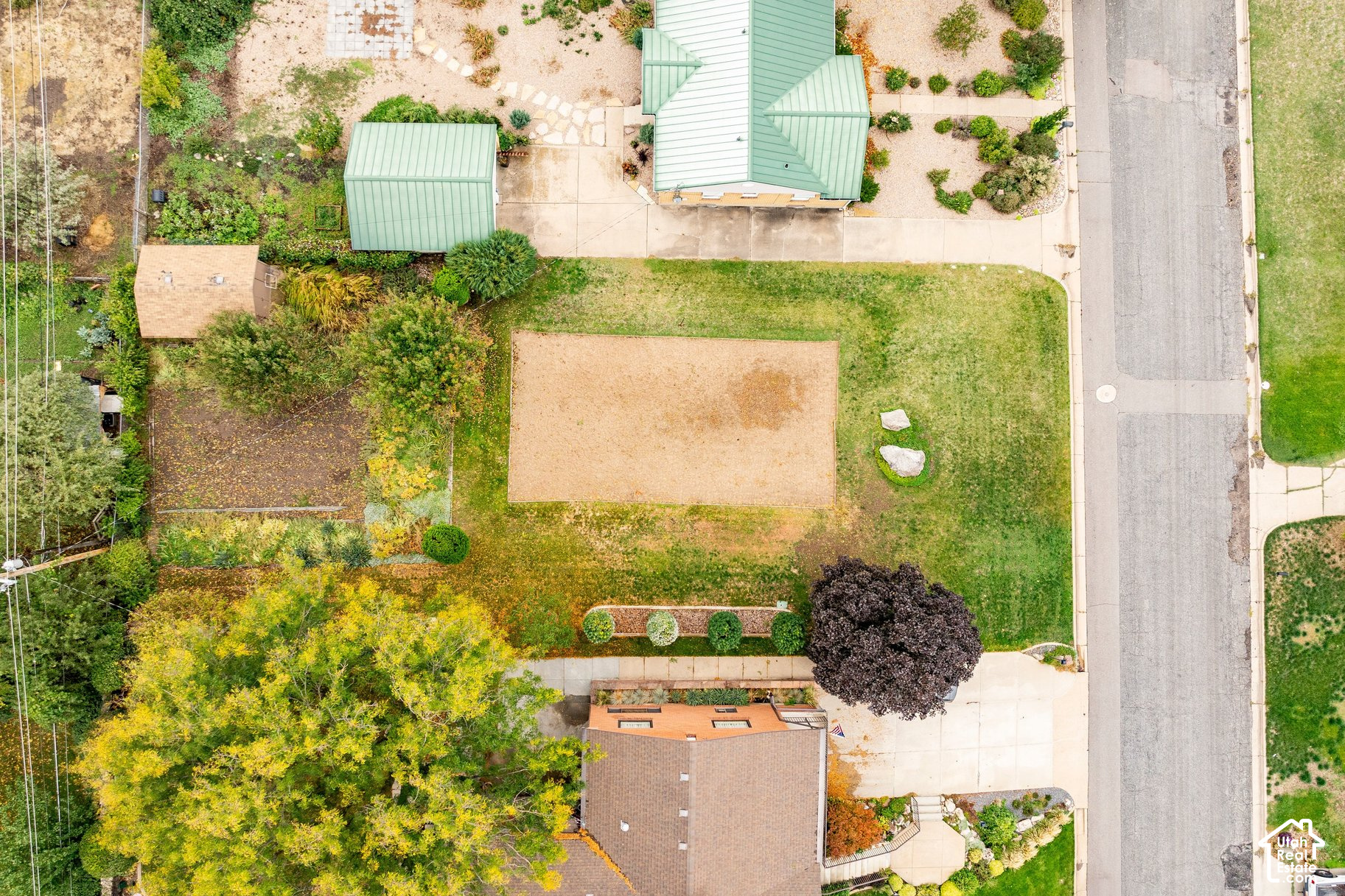 main property photo 30