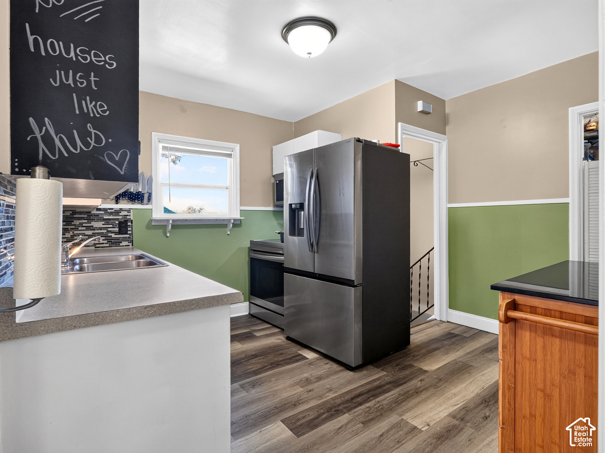 main property photo 9