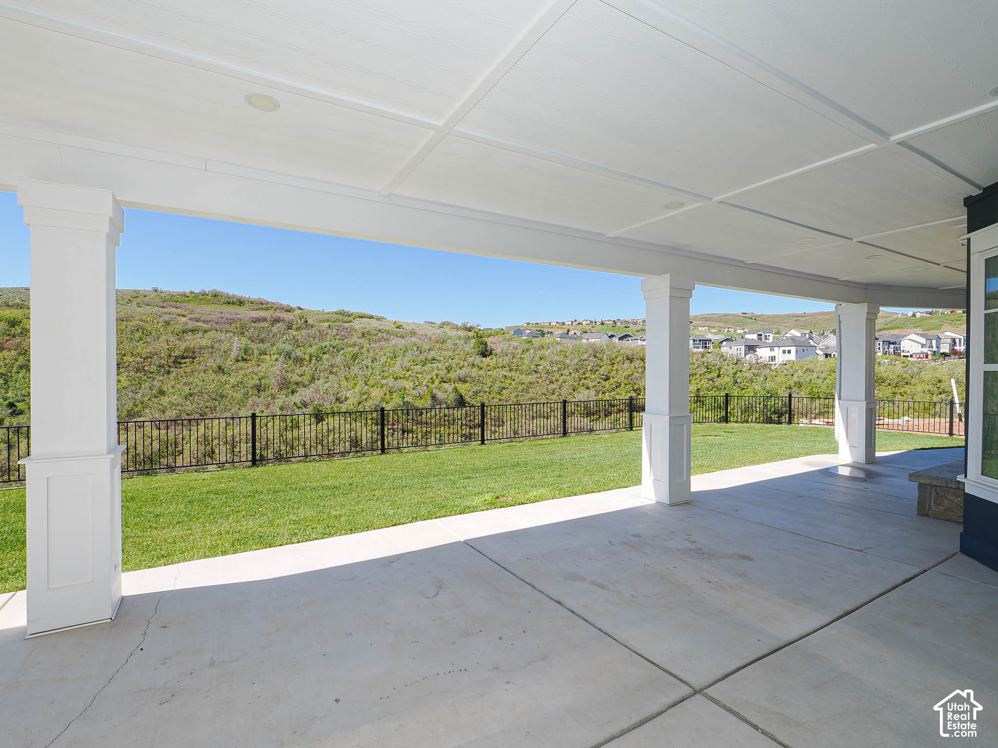 main property photo 9