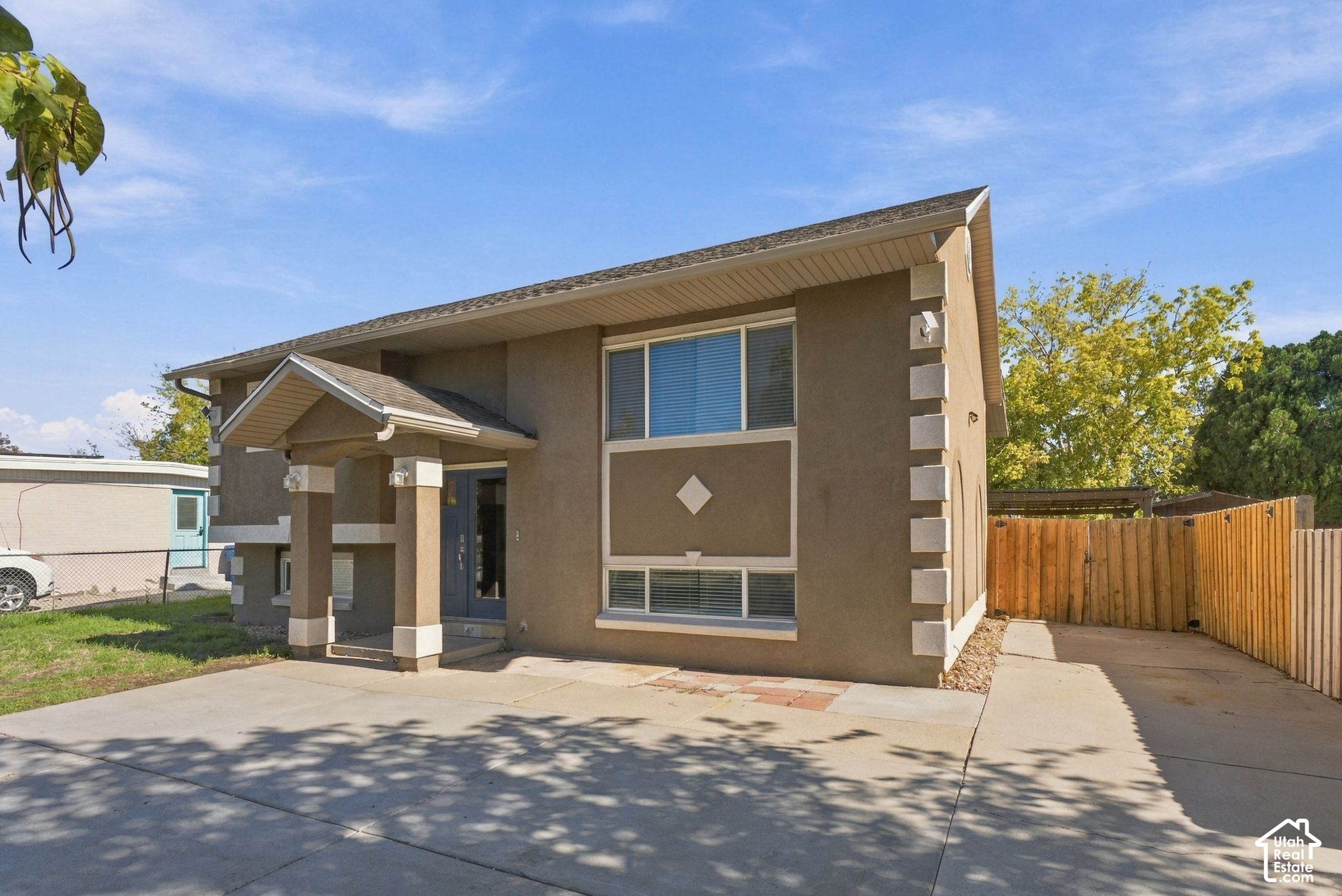 main property photo 32