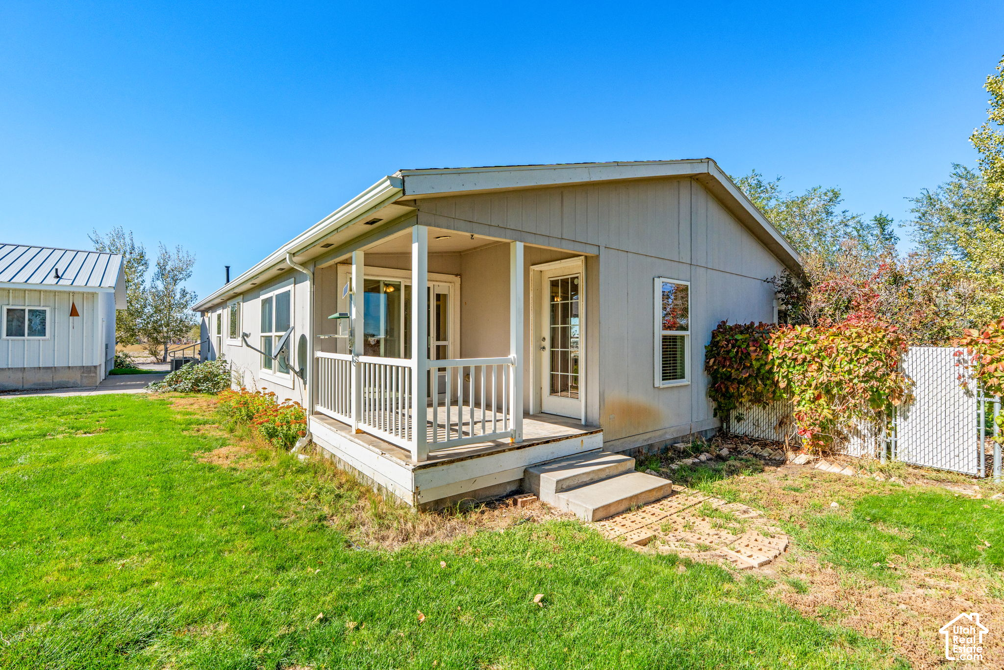 main property photo 36