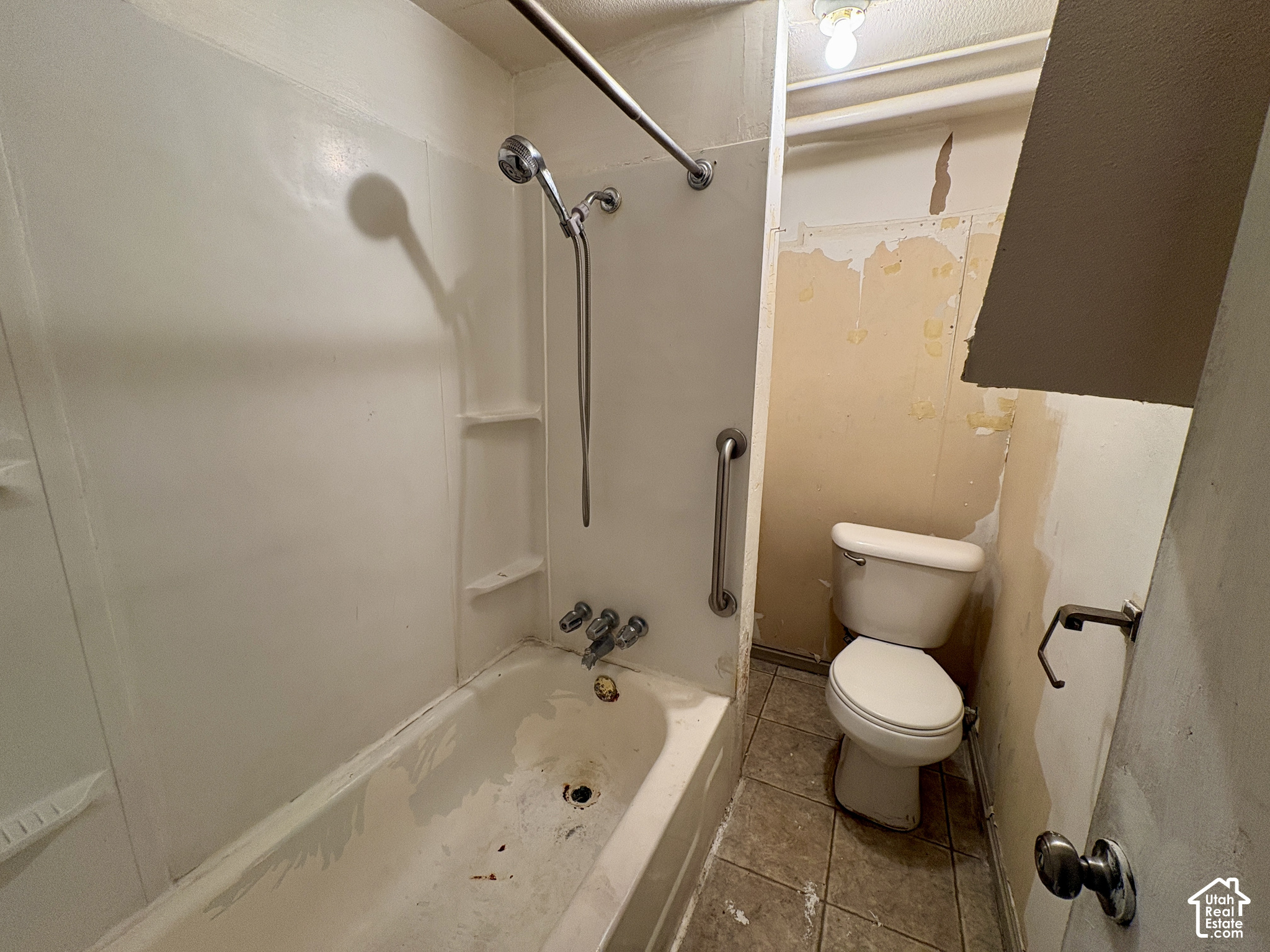 main property photo 10