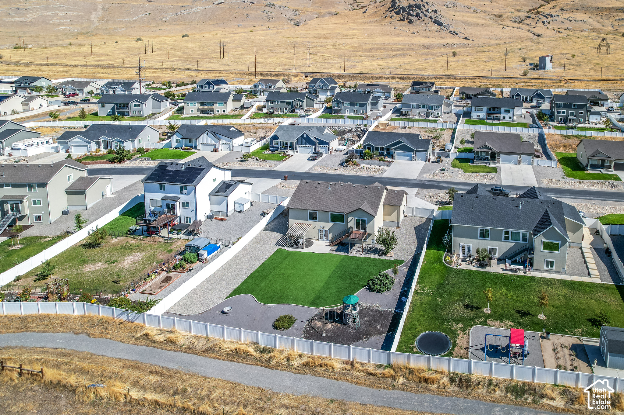 main property photo 45