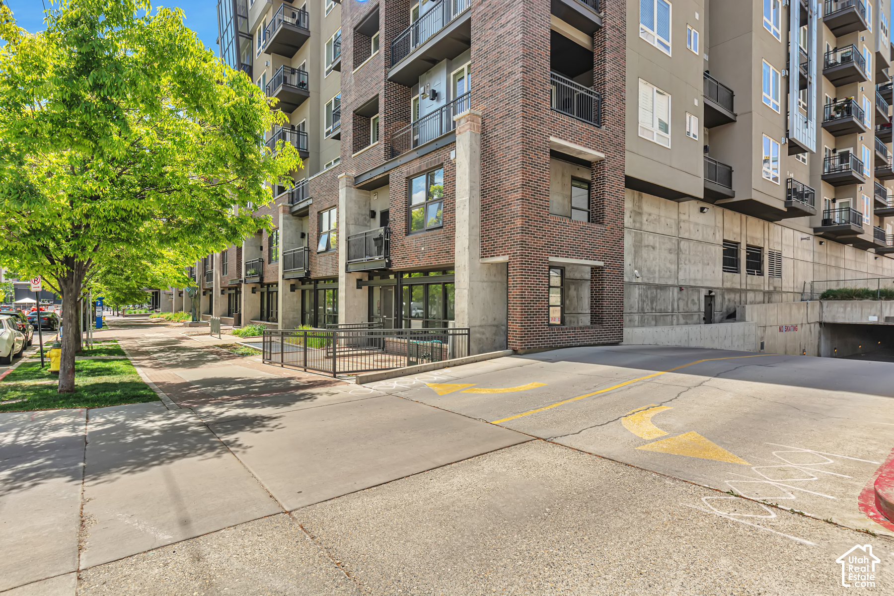 main property photo 16