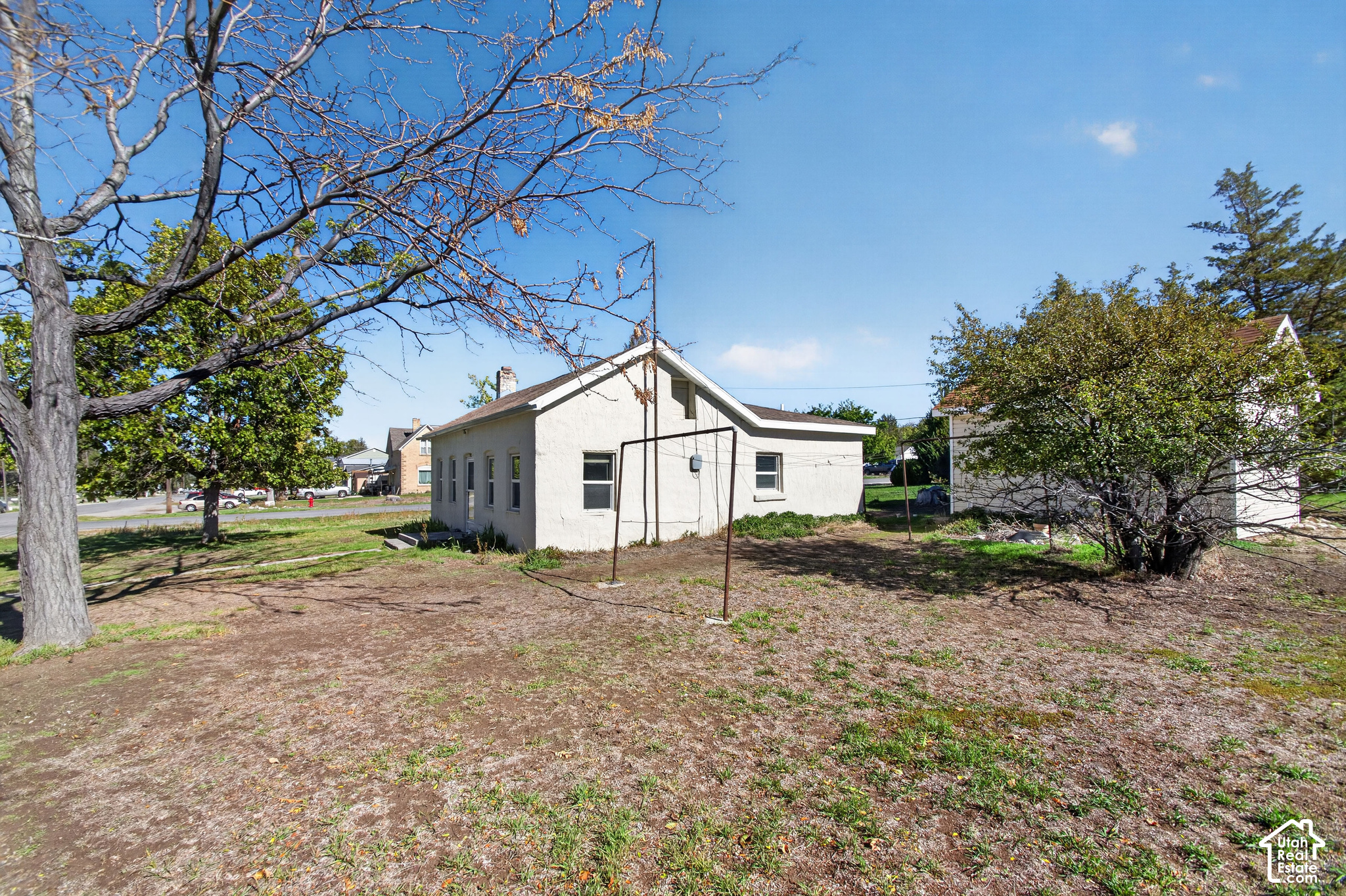 main property photo 20
