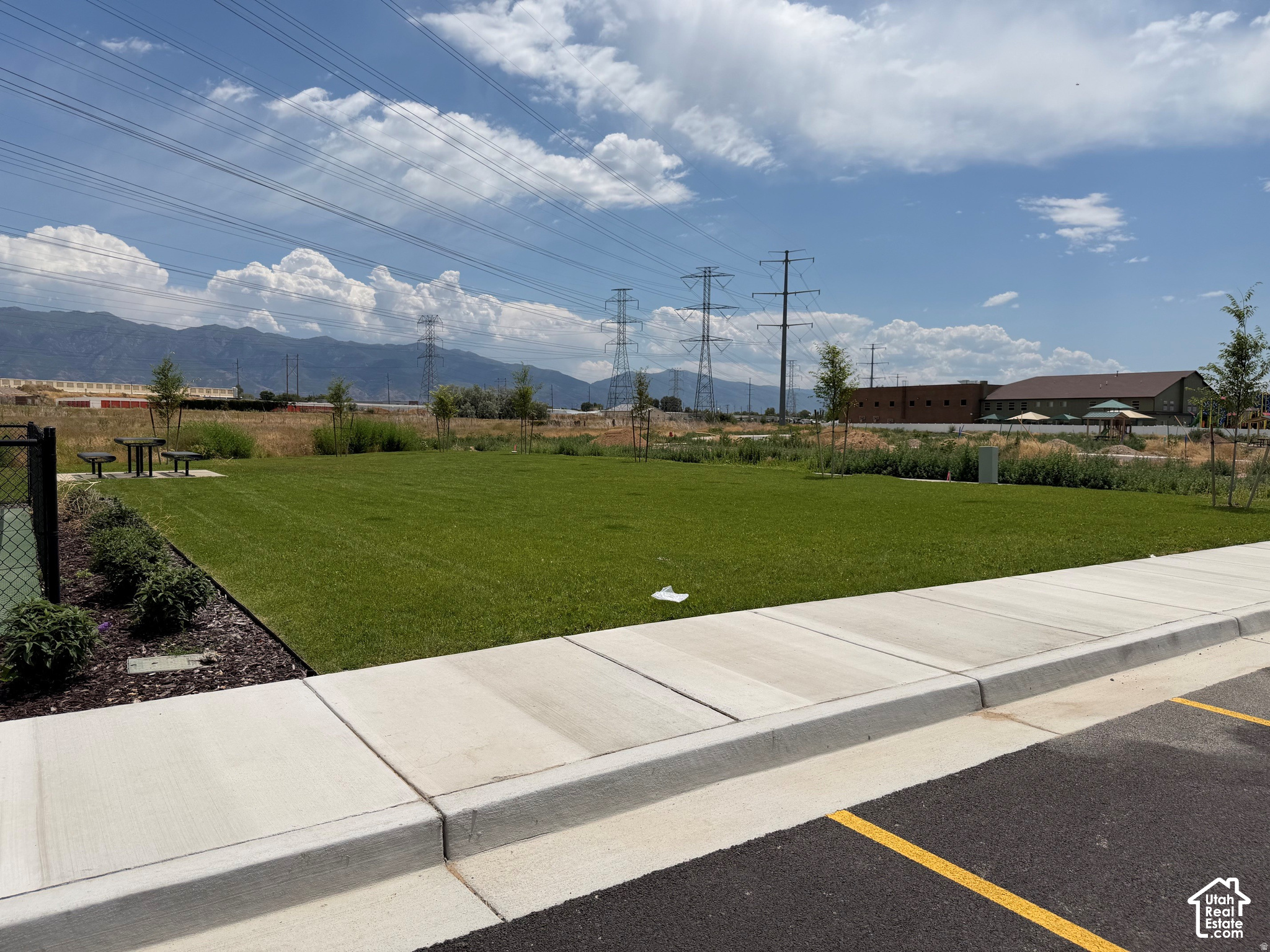 main property photo 17