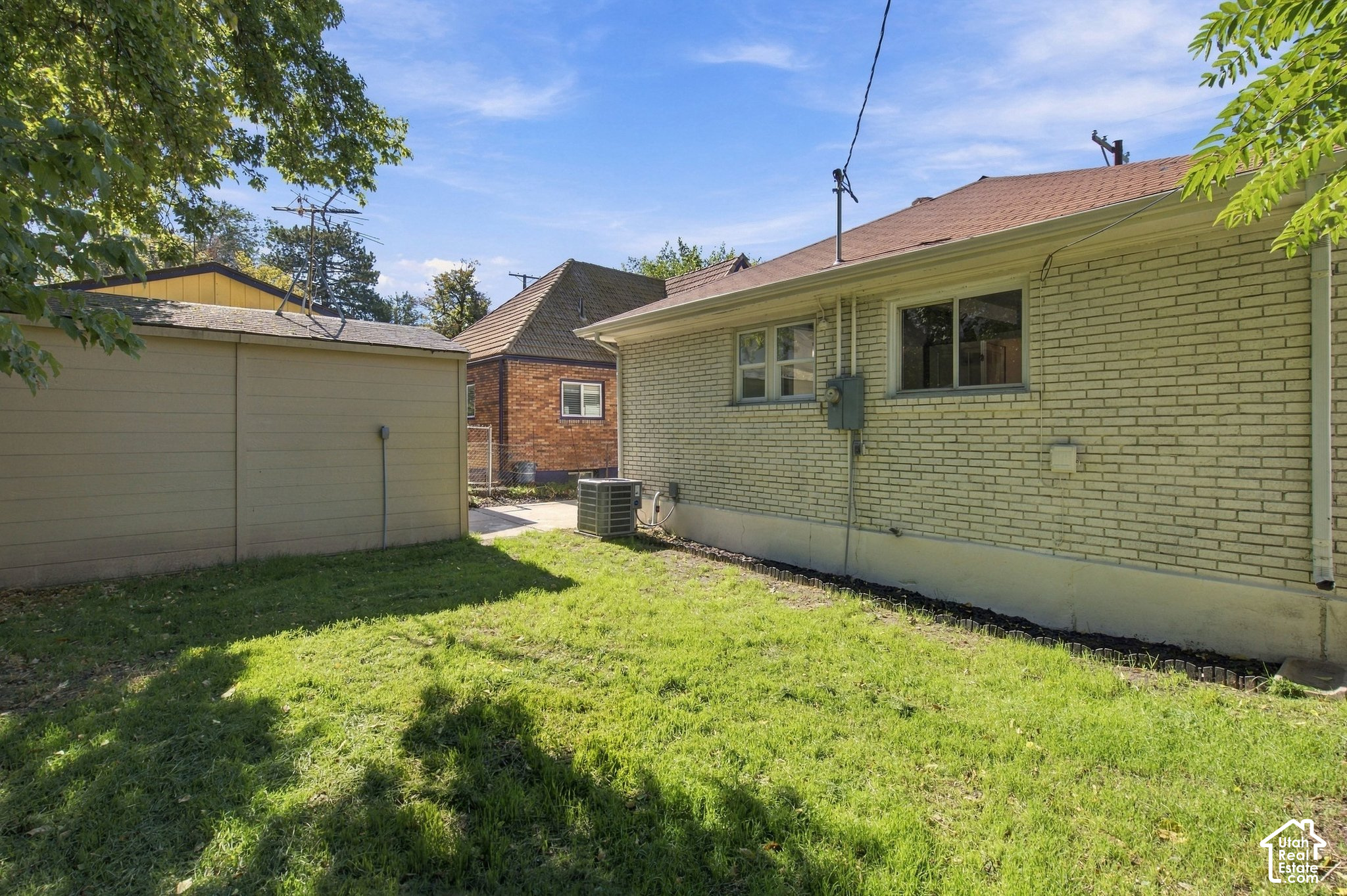 main property photo 40