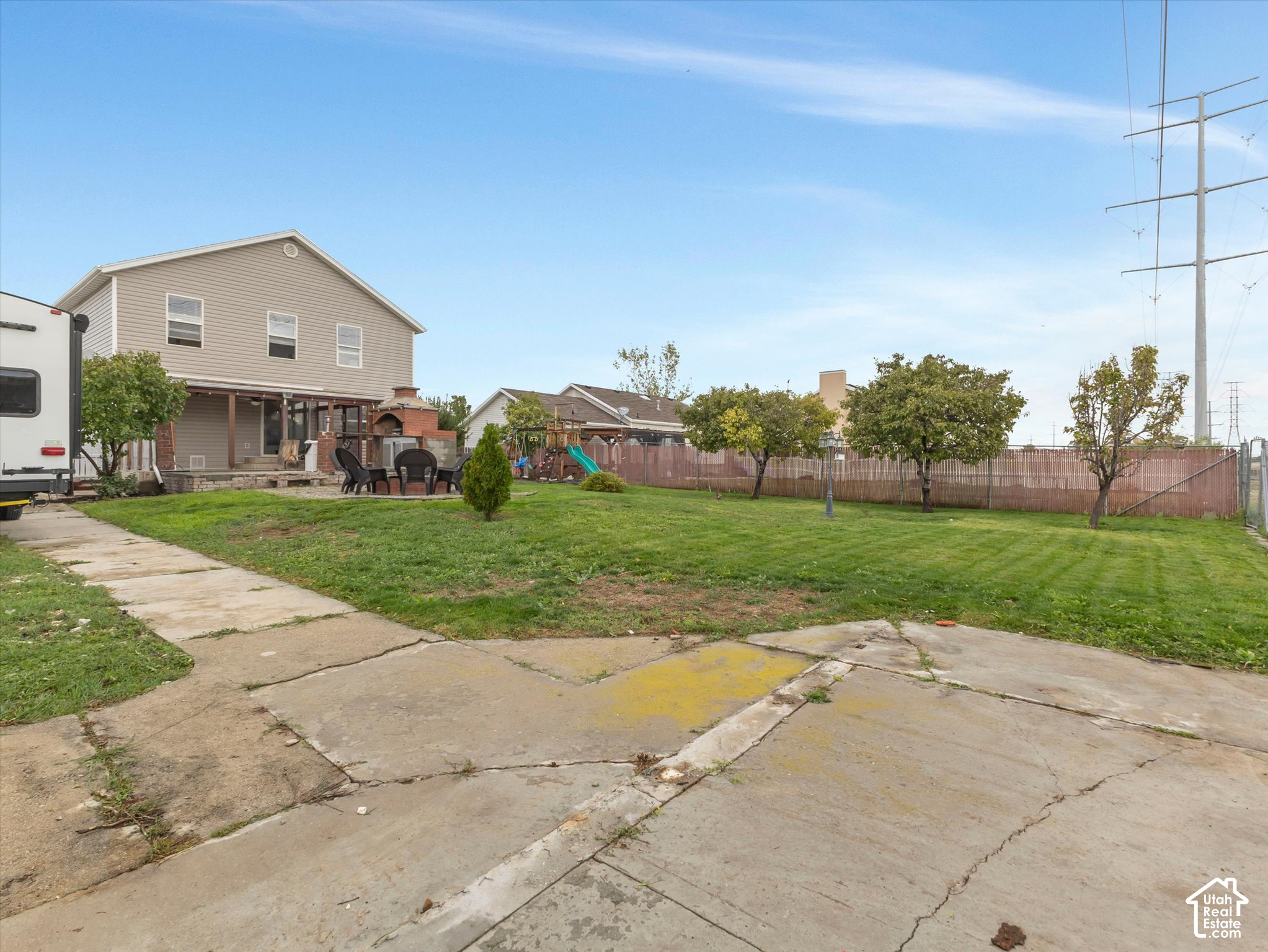 main property photo 28