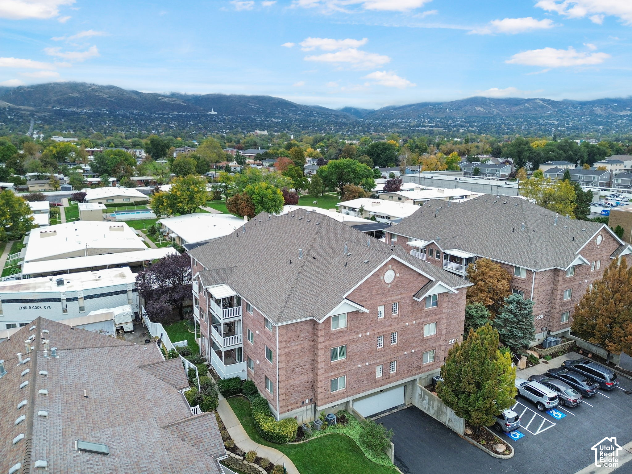 main property photo 30