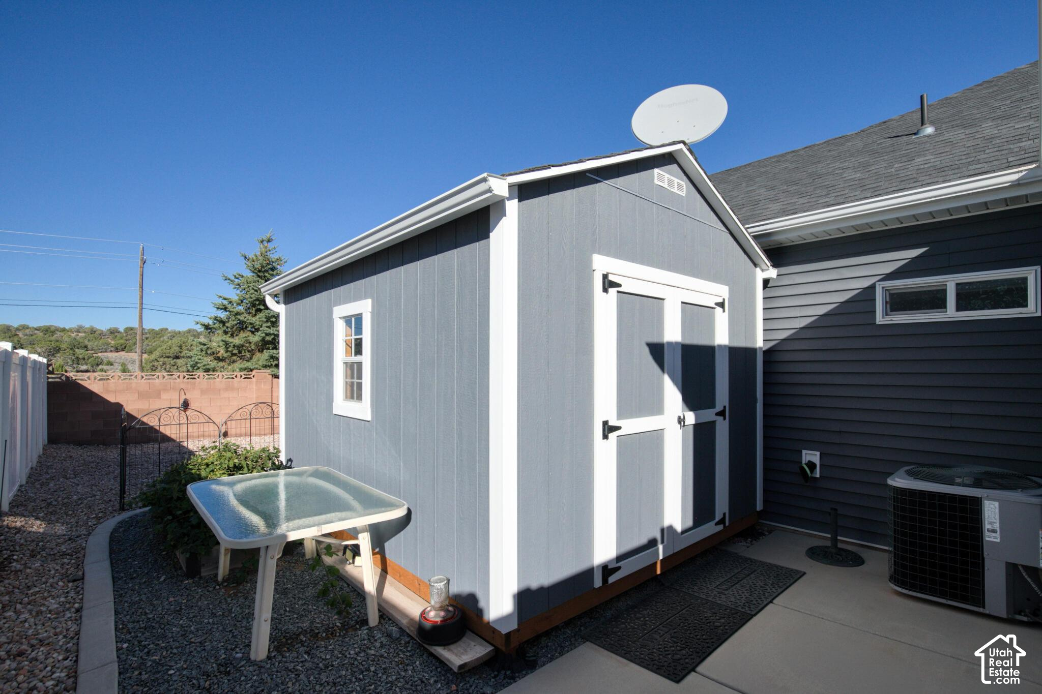 main property photo 33