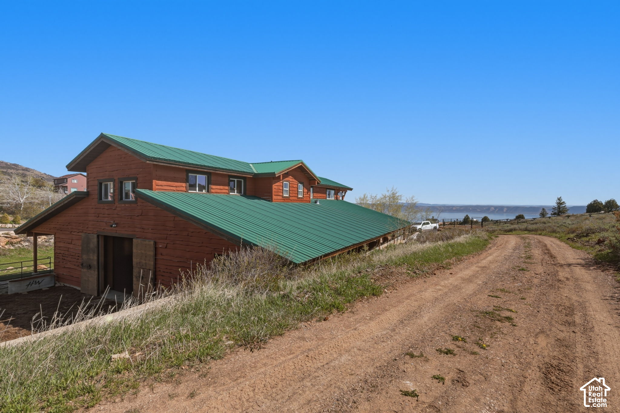 main property photo 4