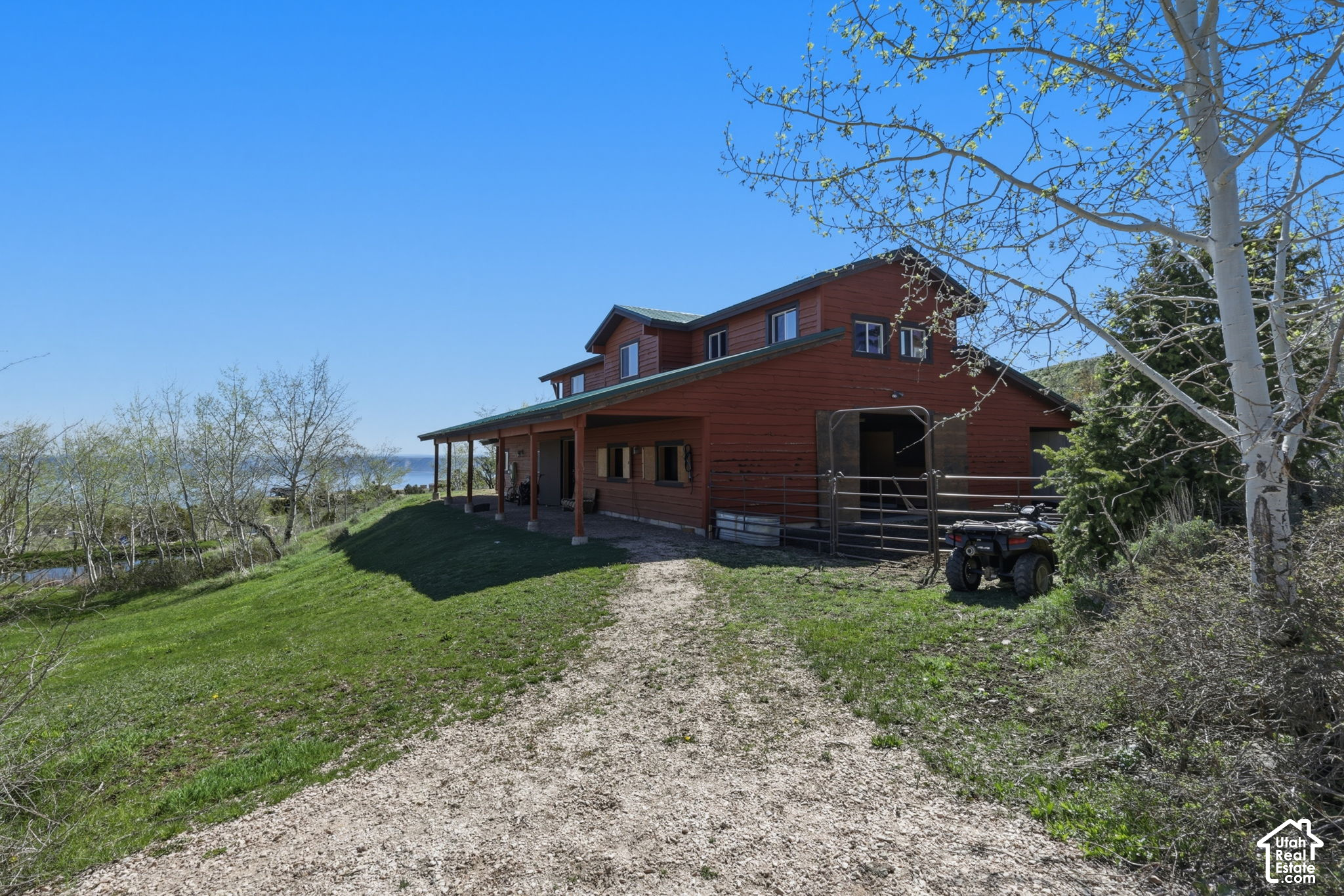 main property photo 6