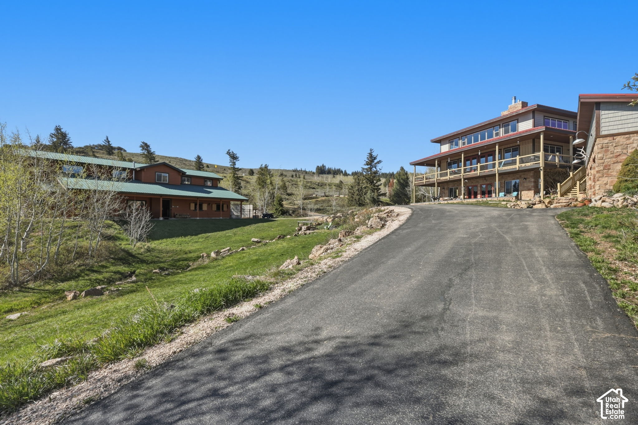 main property photo 27