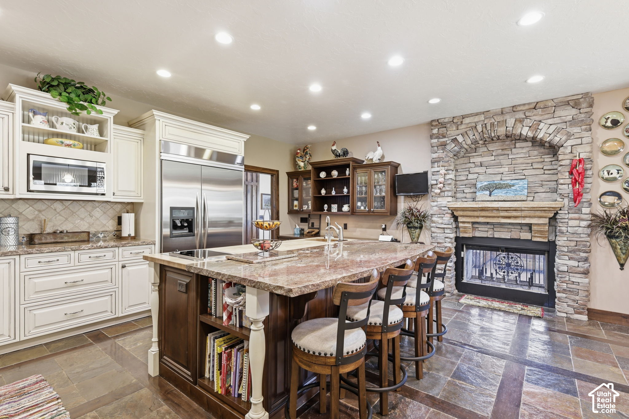main property photo 70