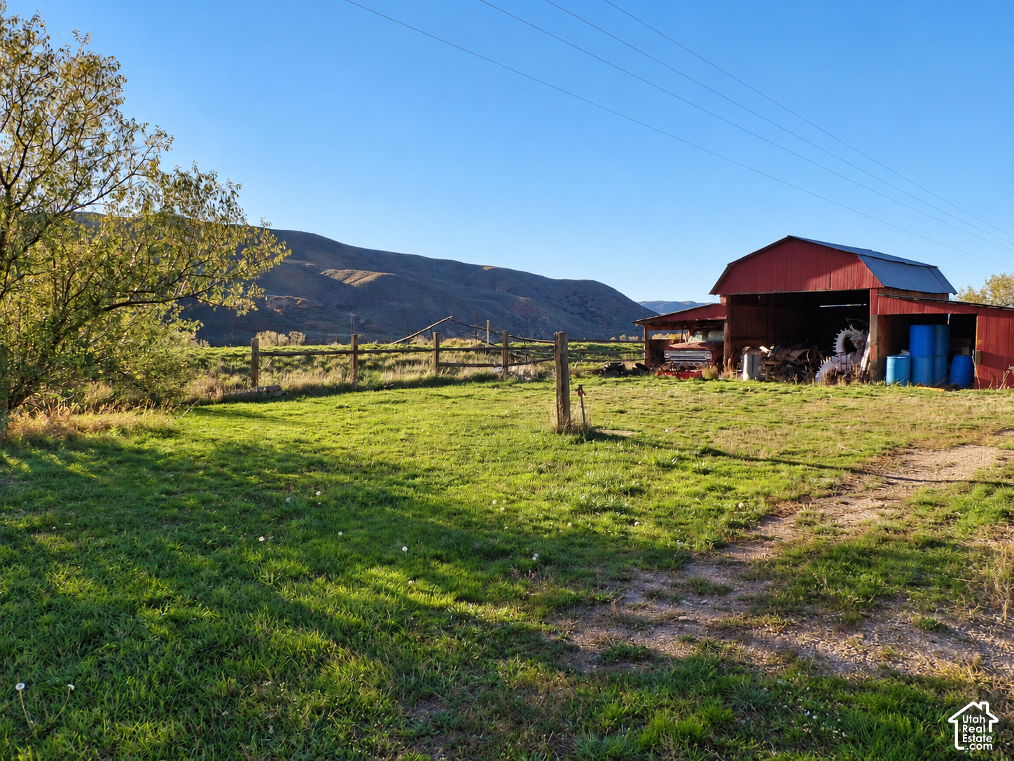 main property photo 28