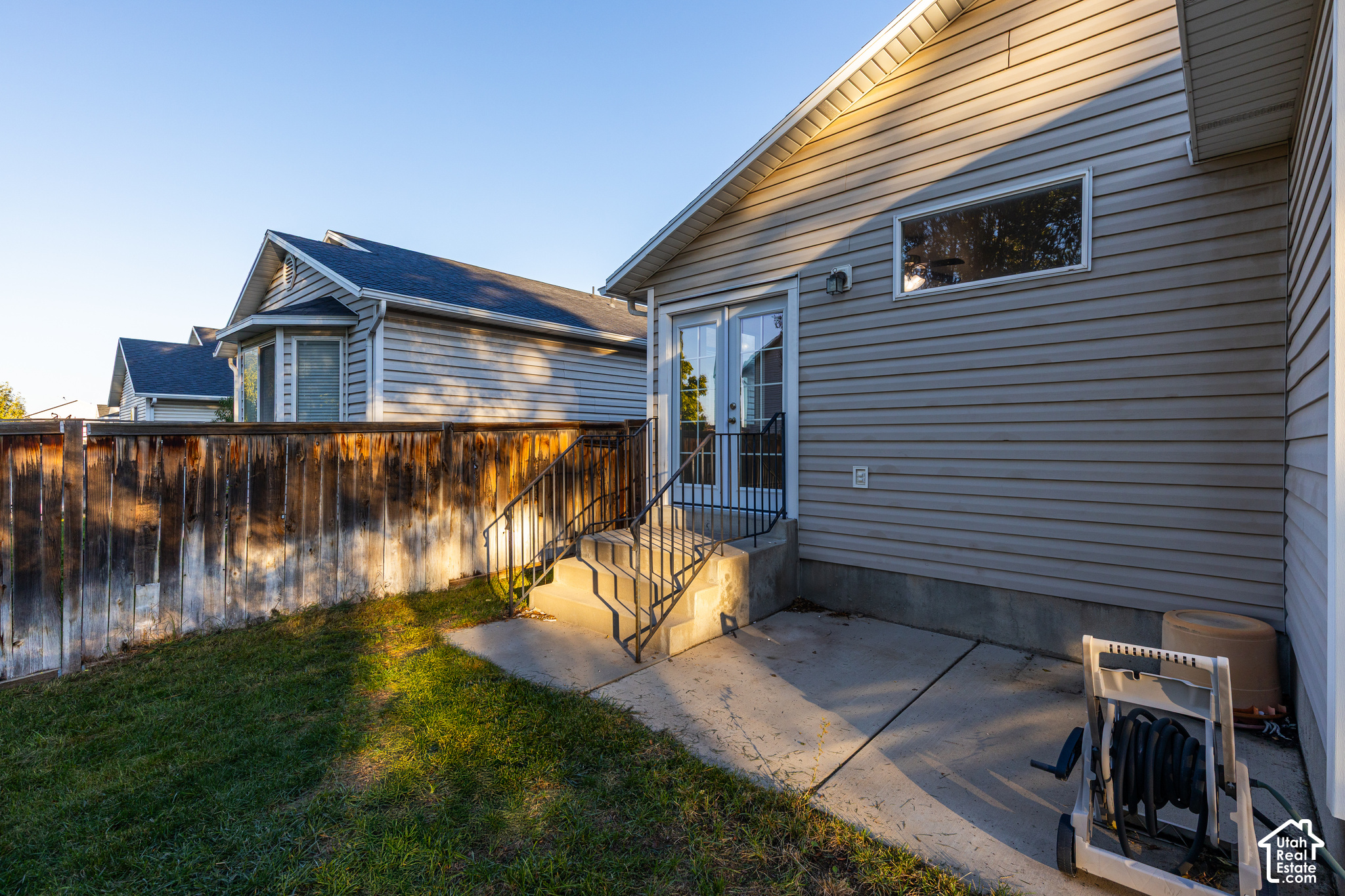 main property photo 28