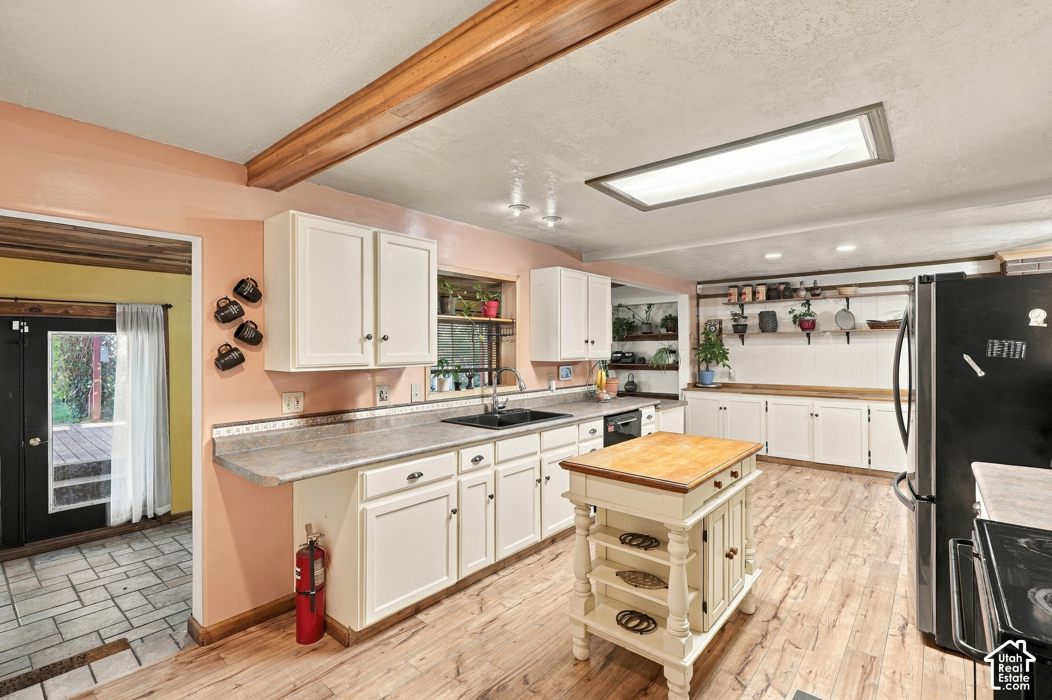 main property photo 8