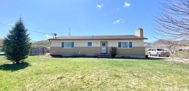 image of property with 3 Bed | 2 Bath | 2,936 Sqft