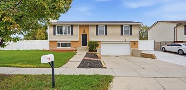 image of property with 5 Bed | 2 Bath | 1,748 Sqft