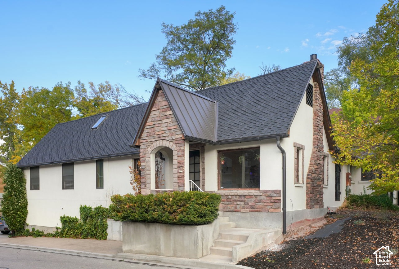 main property photo 0