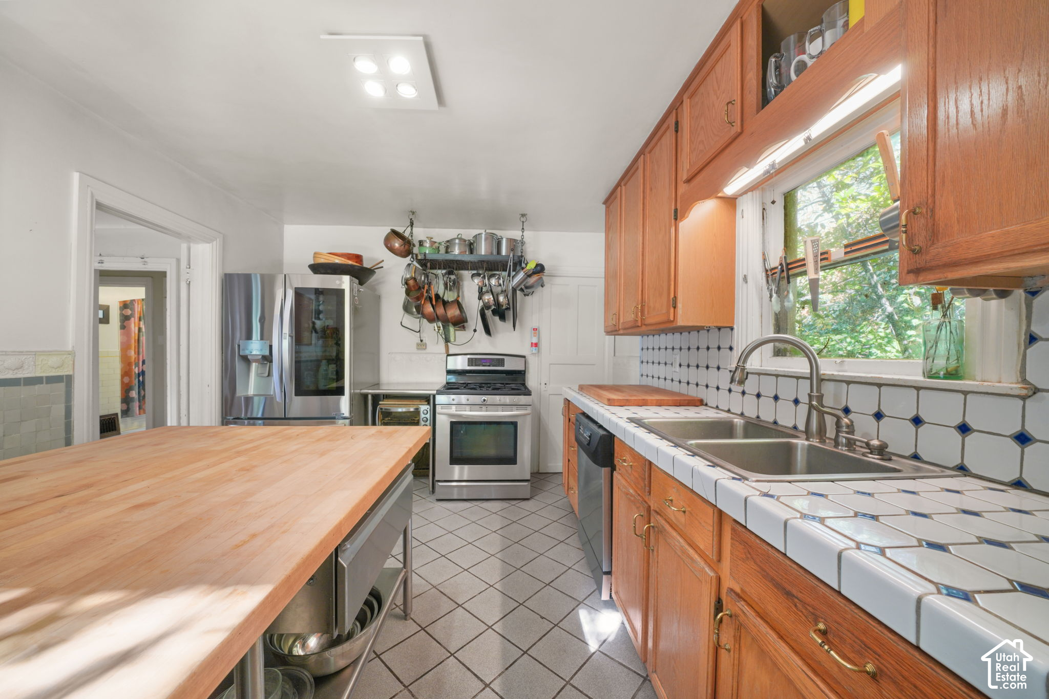 main property photo 6
