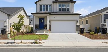 image of property with 3 Bed | 3 Bath | 2,595 Sqft