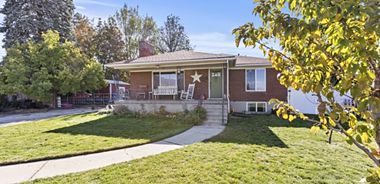 image of property with 5 Bed | 2 Bath | 2,252 Sqft