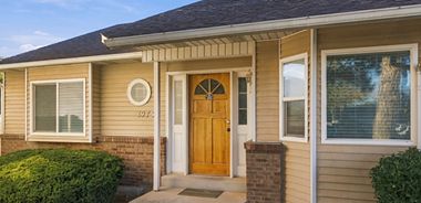 image of property with 3 Bed | 2 Bath | 1,256 Sqft