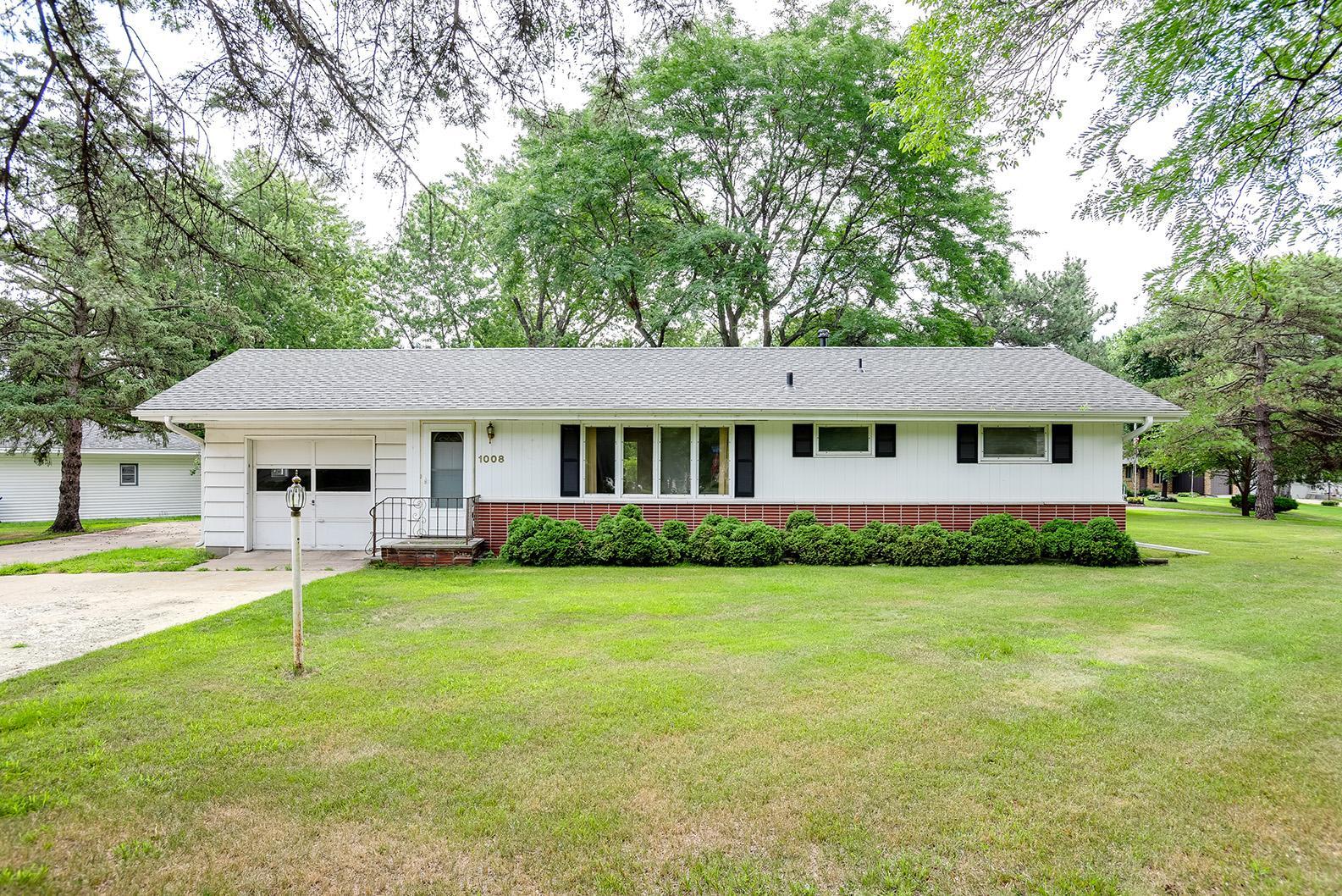 1008 Rice Creek Terrace NE, Fridley, MN 55432