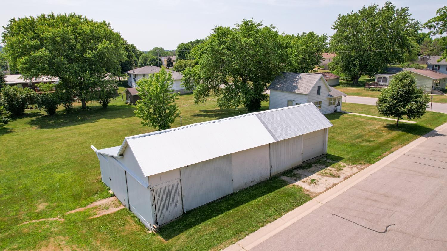 main property photo 13