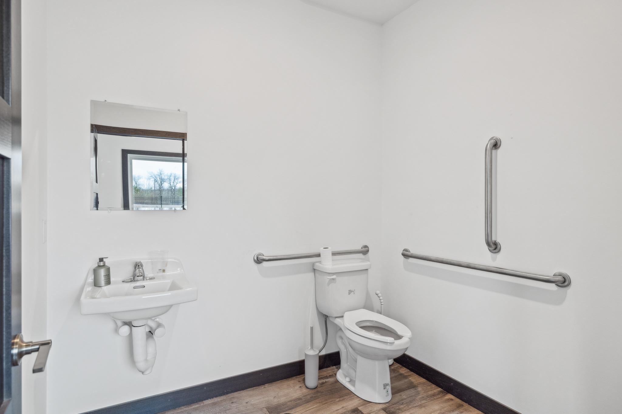 main property photo 6