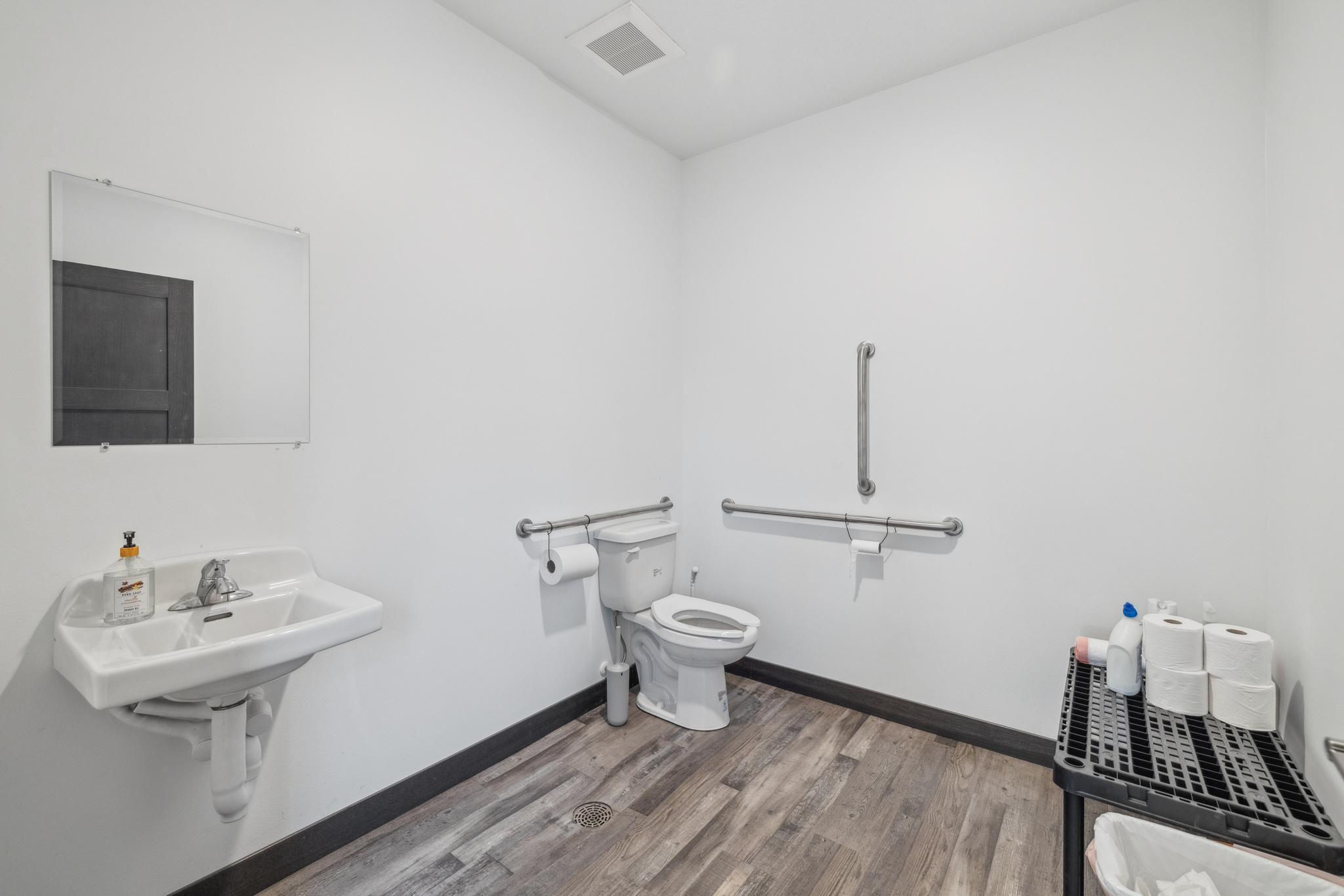 main property photo 10