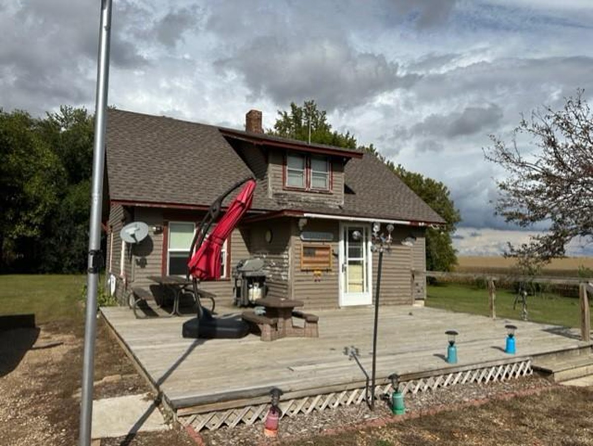 FOR SALE 93696 430th Ave, Windom, MN 4 Bed / 1 Bath River's Edge