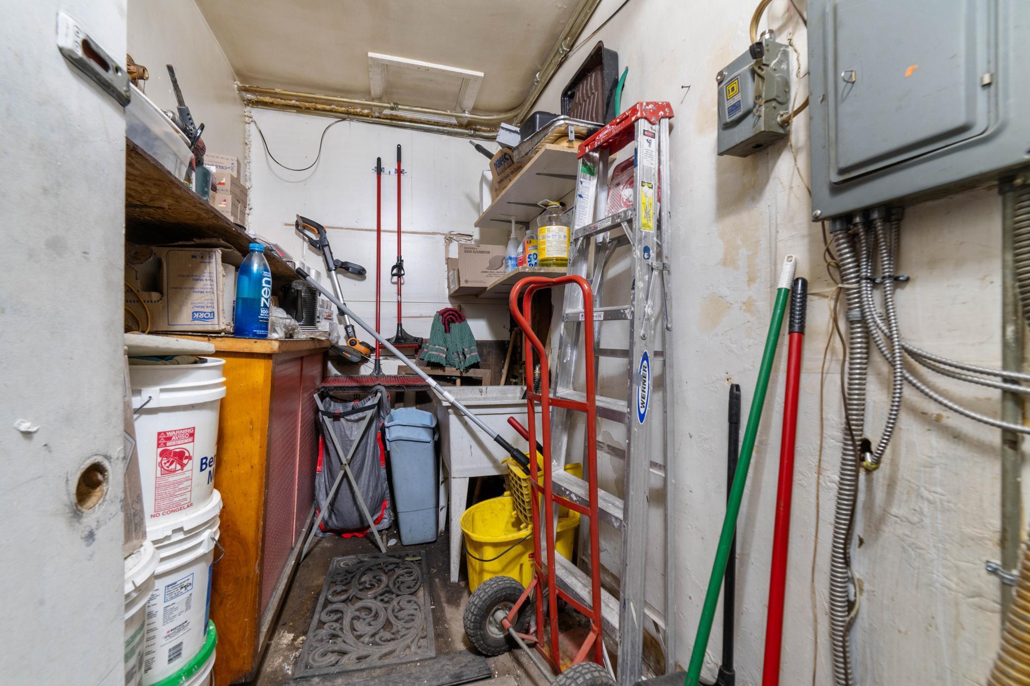 main property photo 24