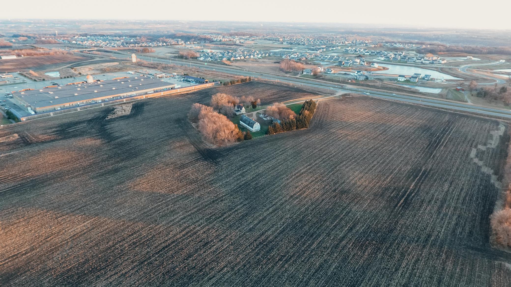 main property photo 13