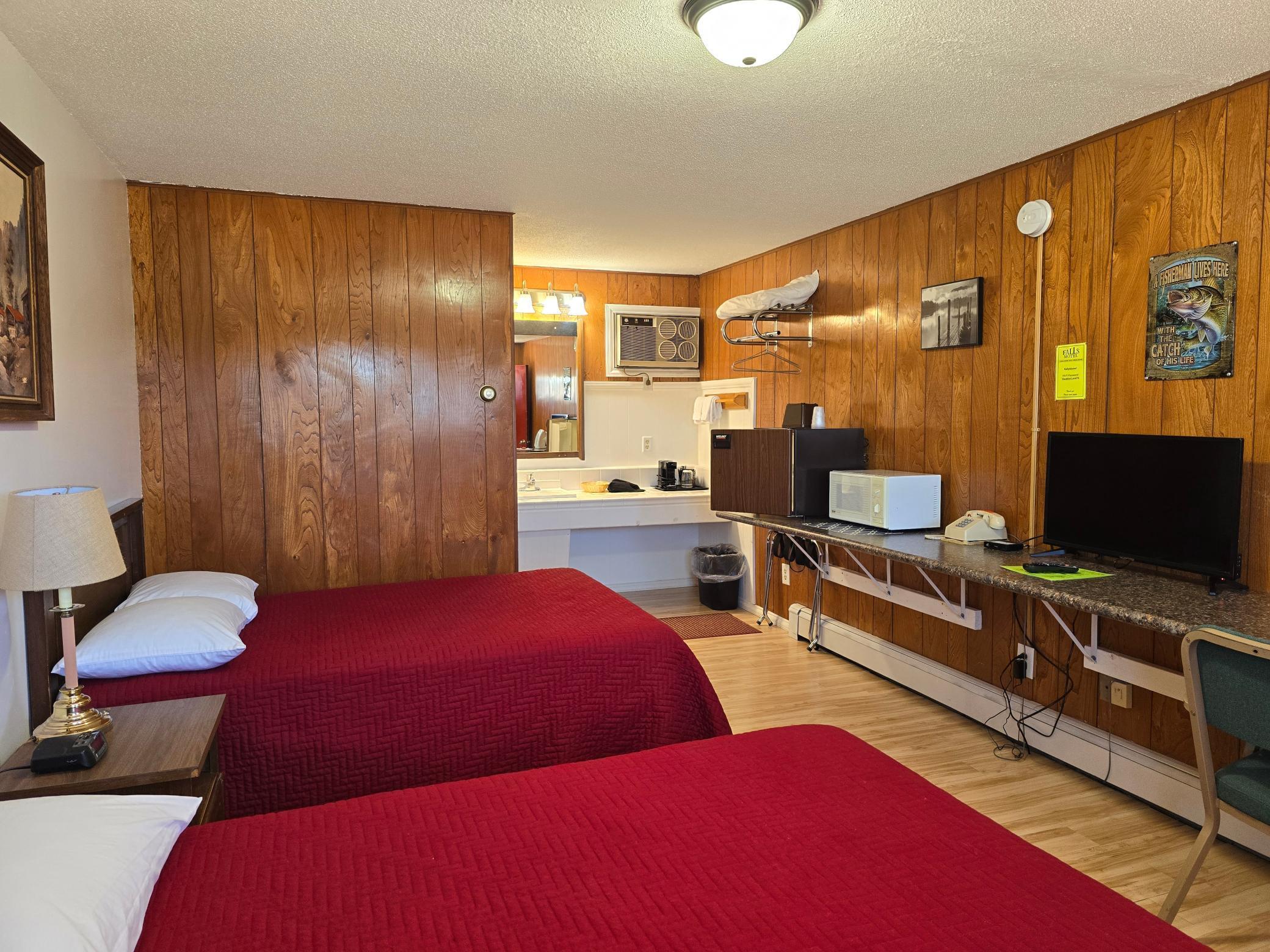 main property photo 13