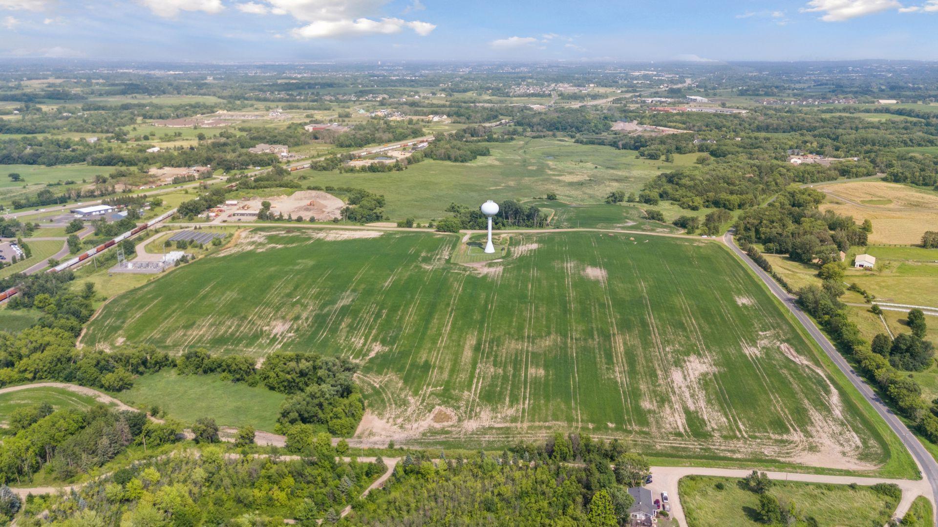 main property photo 4