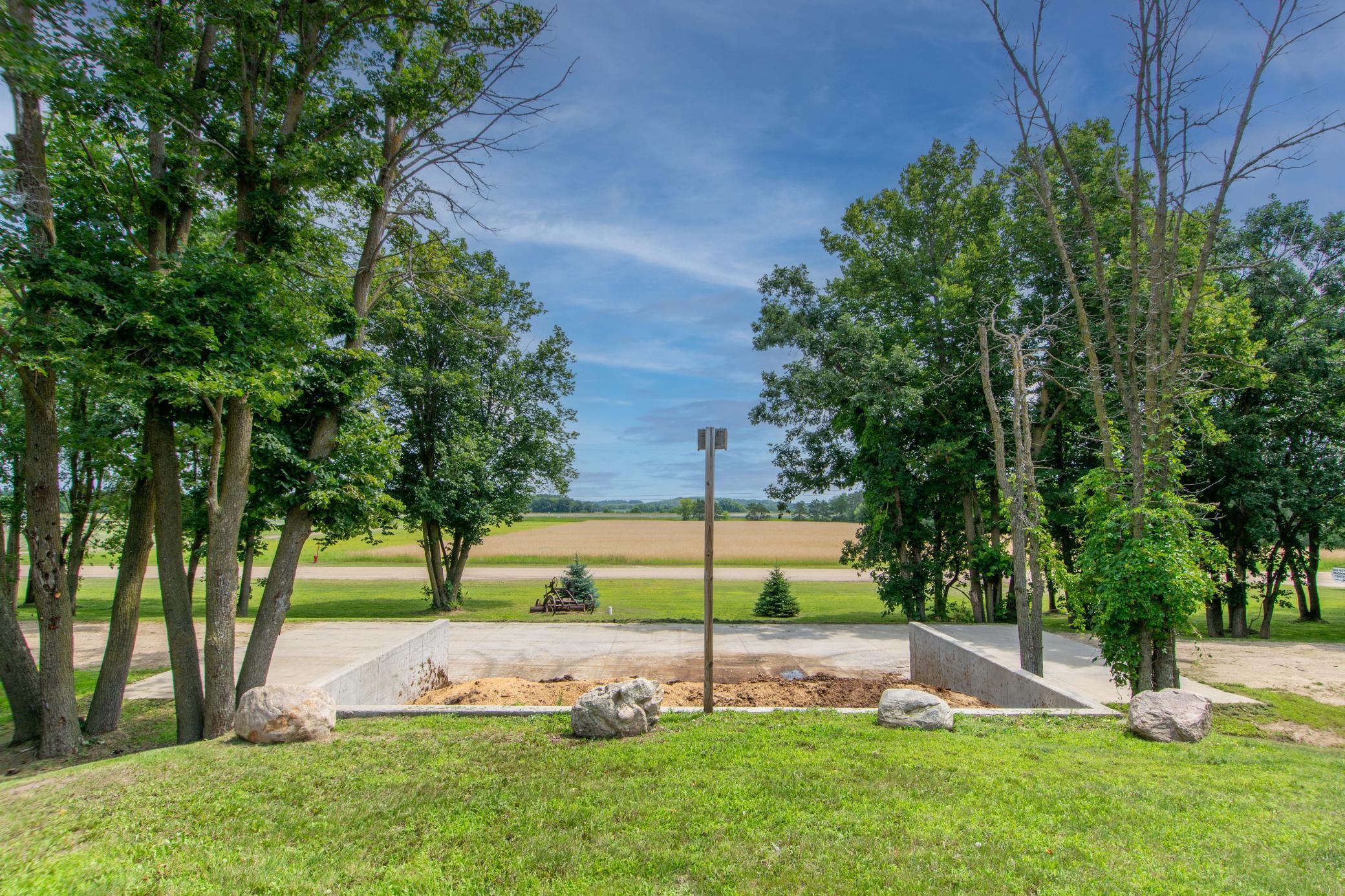main property photo 32