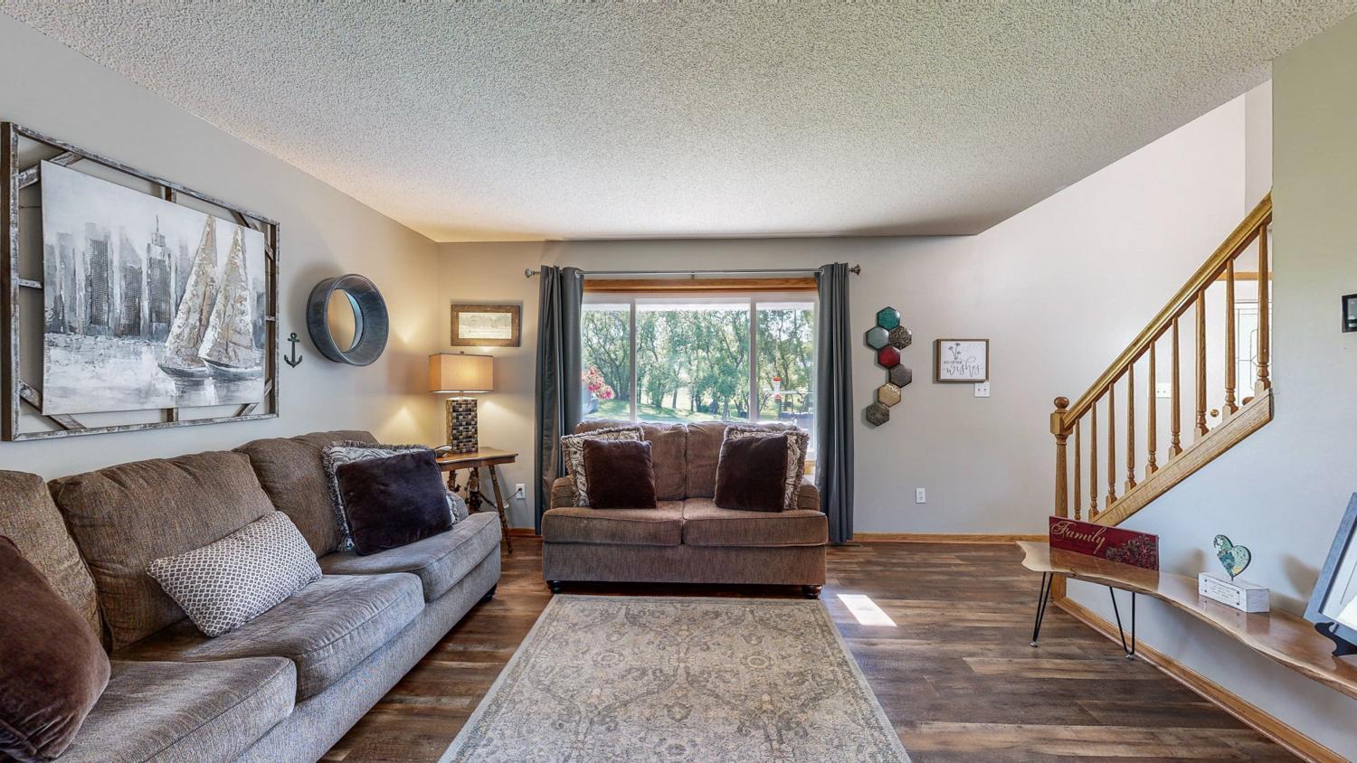 property viewer photo 2