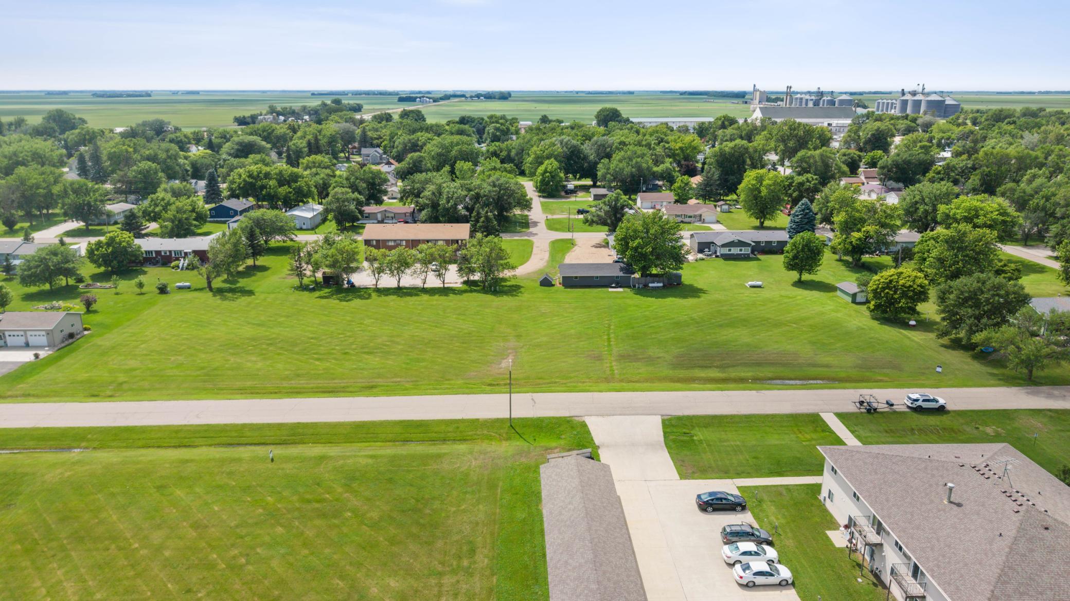 main property photo 34