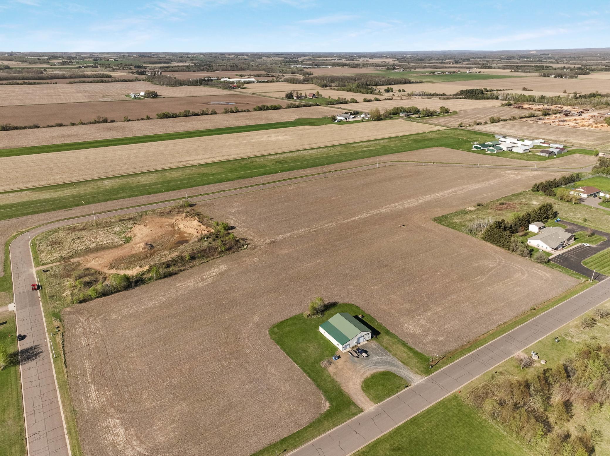 main property photo 16