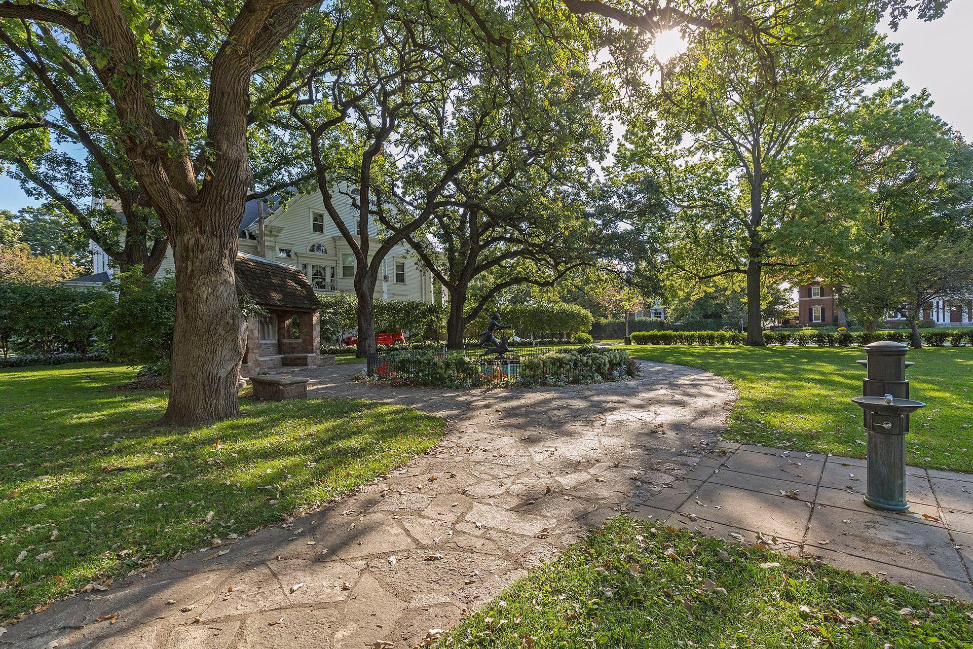 property viewer photo 50