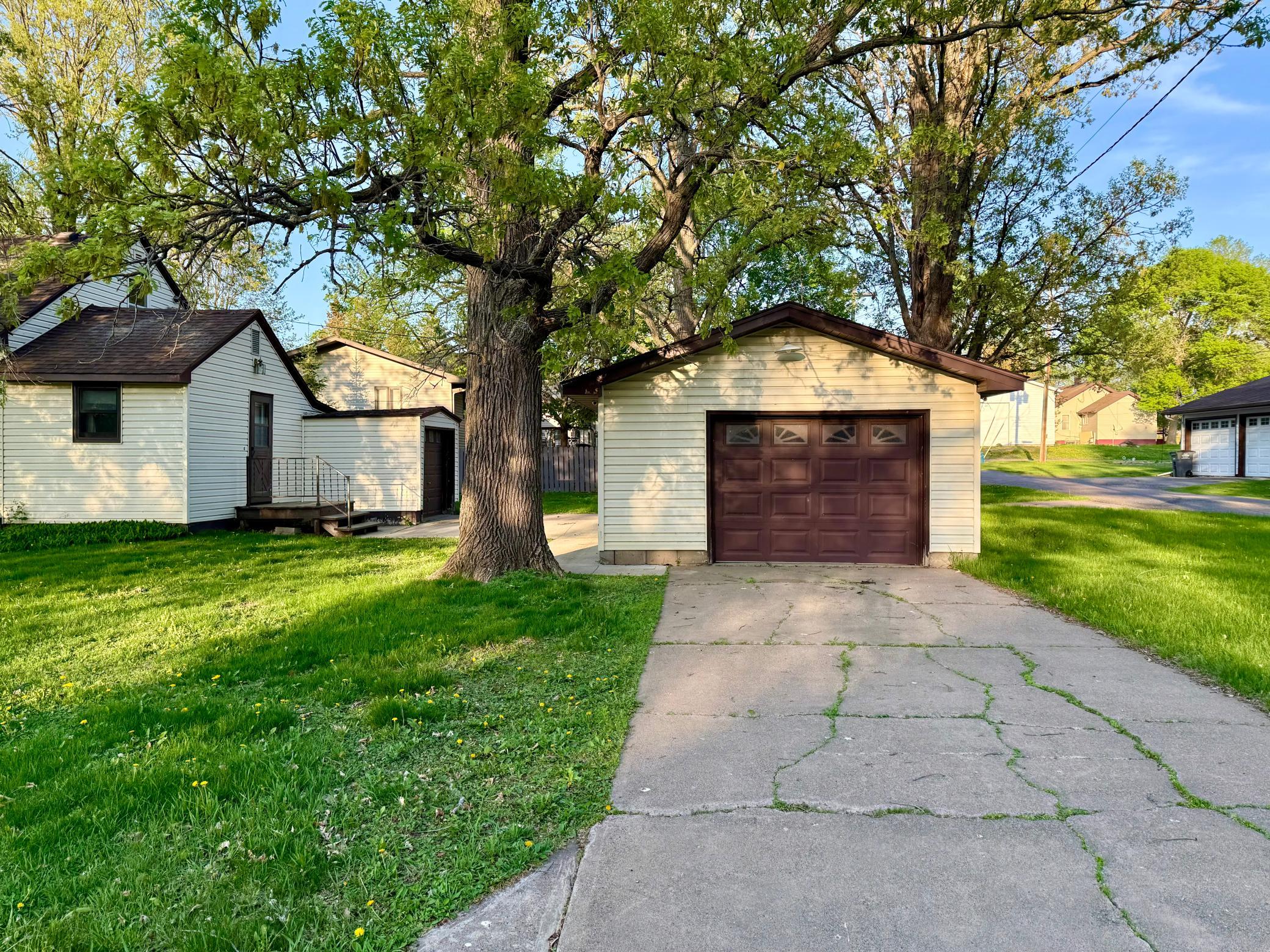 main property photo 24