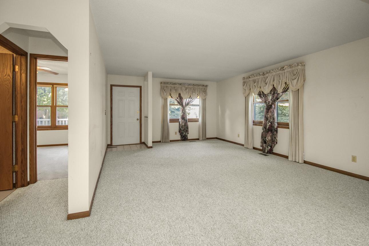 property viewer photo 3