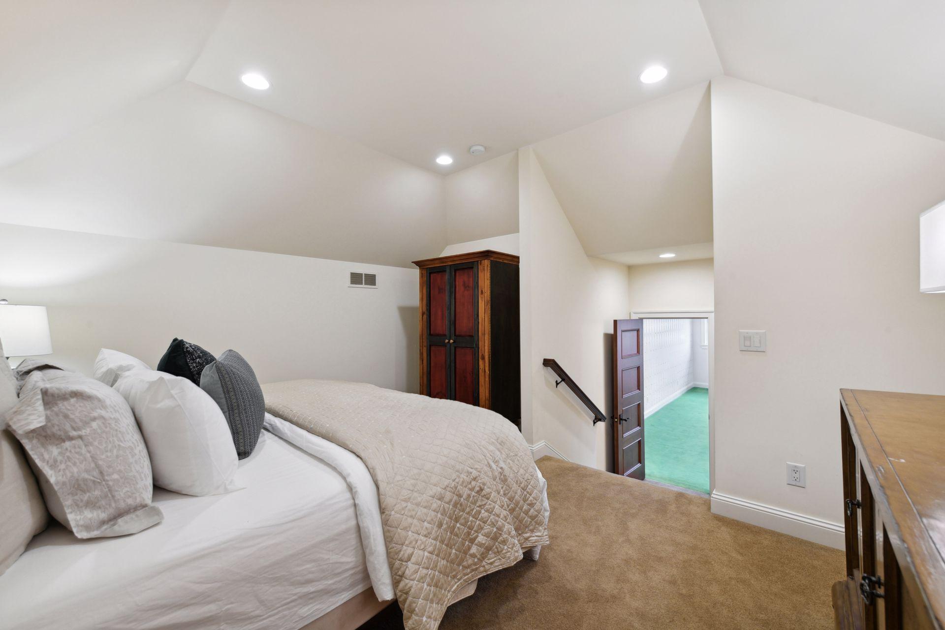 main property photo 74