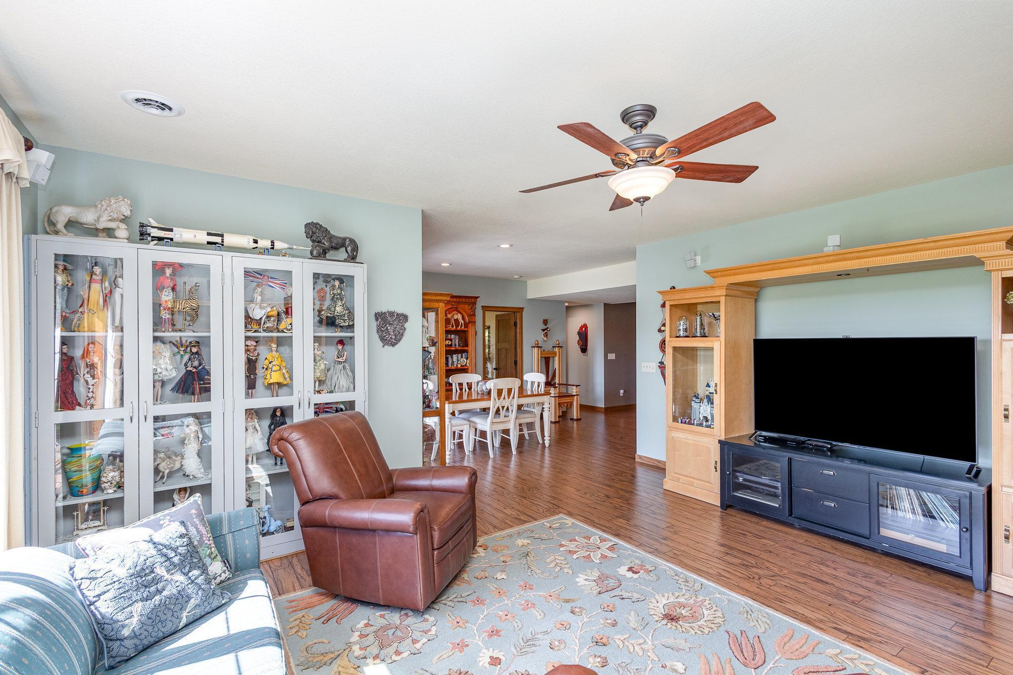 property viewer photo 35