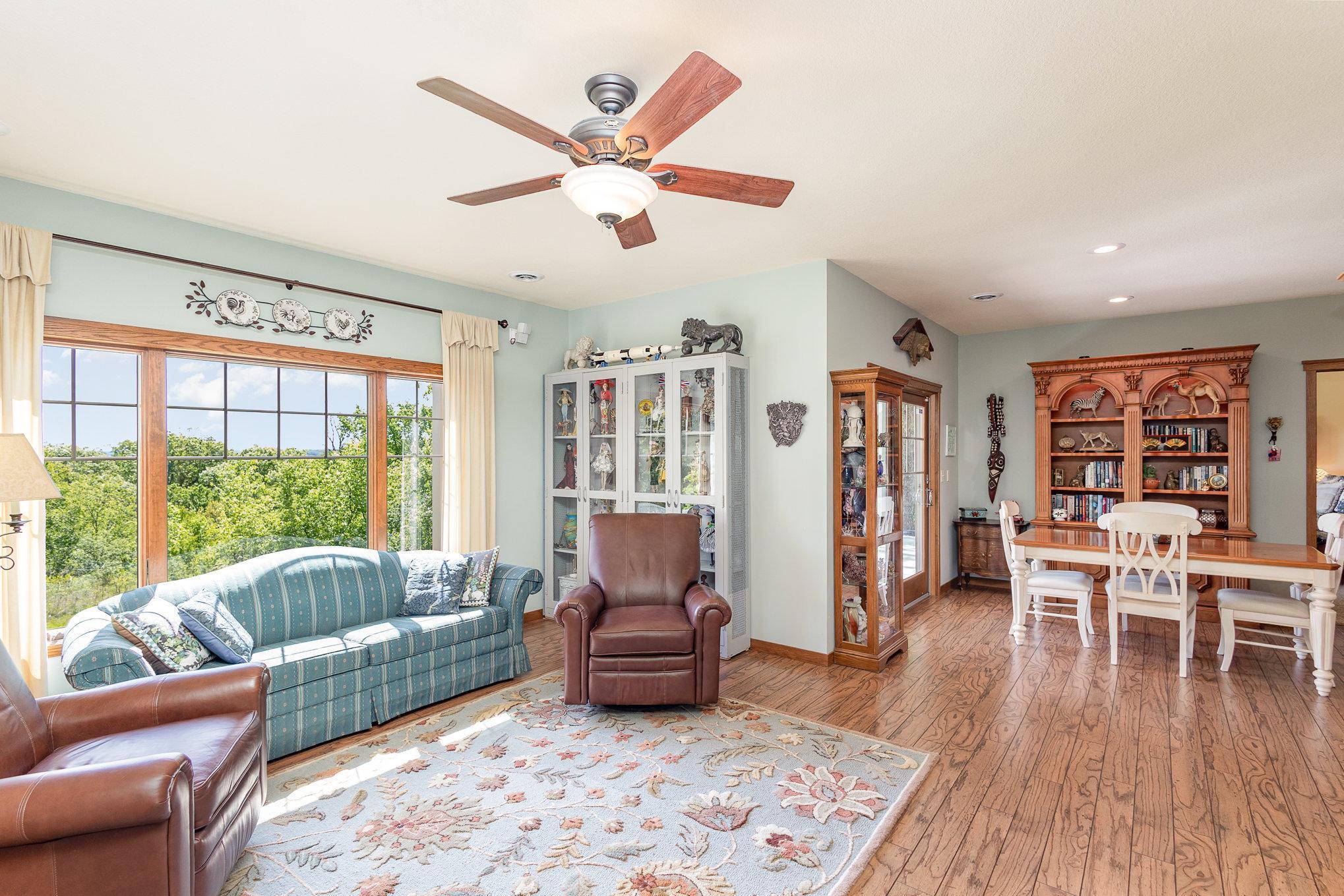 property viewer photo 36